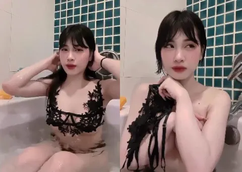 Poster of Clip sex bỏng gái đẹp da trắng mượt mà