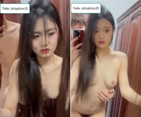 Poster of Clip sex VN cô em xinh đẹp trước gương