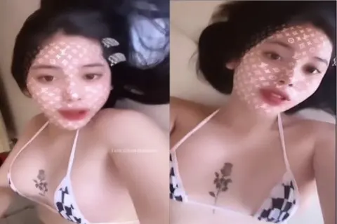 Poster of Cô gái xinh đẹp trong Phim sex với ngực đẹp mê hoặc