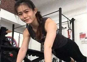 Poster of Để giúp cu anh cứng đi tập gym