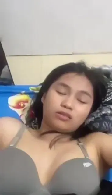 Poster of Gạ địt em gái hàng xóm mới lớn sướng vl ra 2