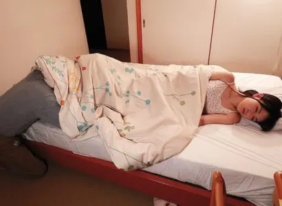 Poster of Nữa đêm chú mò vào phóng cháu gái khi thấy cháu đã dậy thì và thật dễ thương