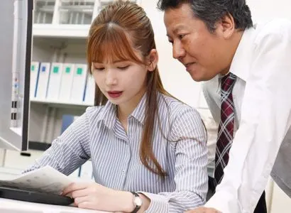 Poster of Thư ký Tsumugi Akari thường xuyên bị sếp bắt tăng ca để…”phạt”