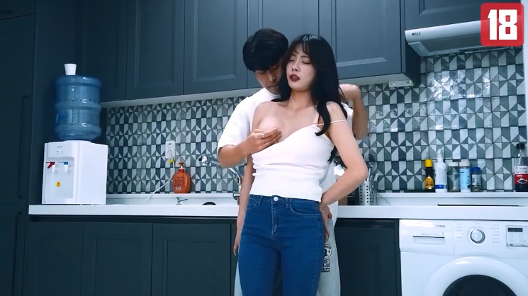 Poster of Điều khiển em gái xinh đẹp nhà bên